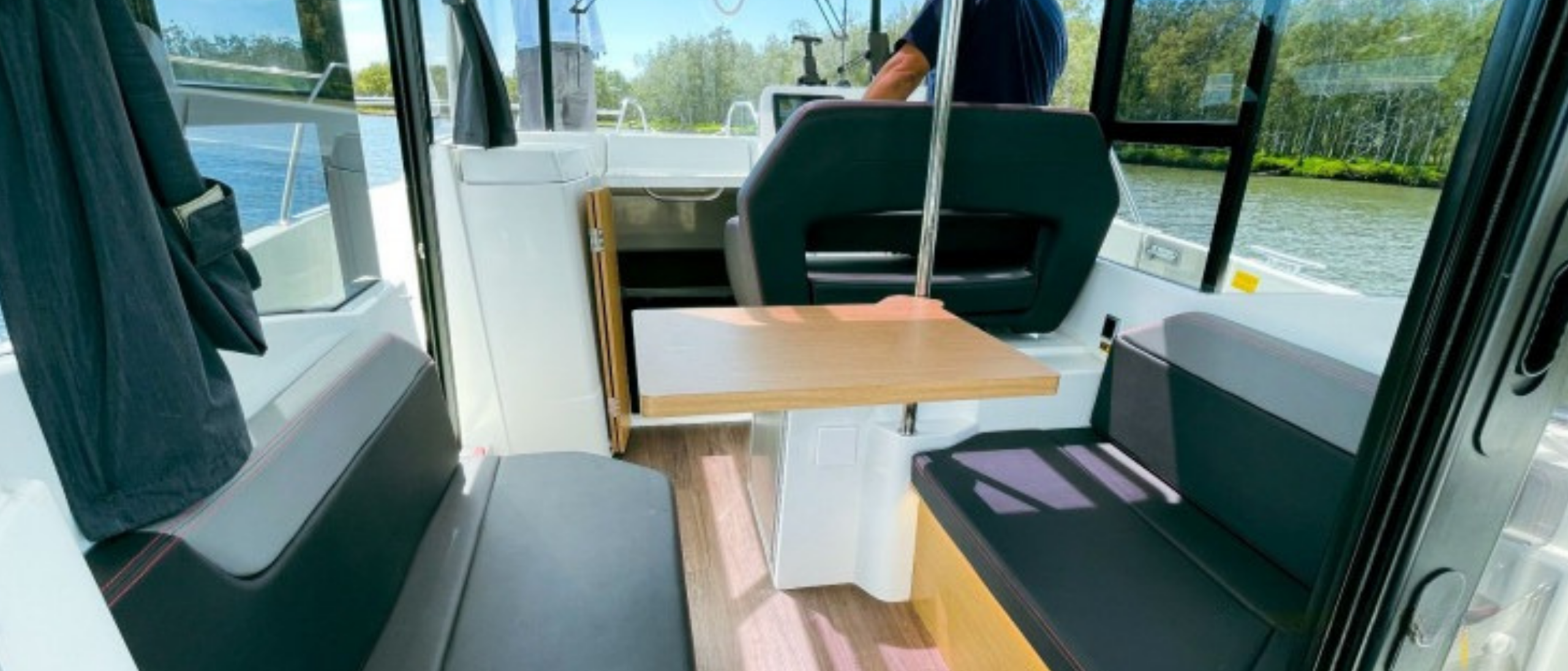 Barracuda 9 Outboard Sport Cruiser (30') 6 B9 INTERIOR scaled uai
