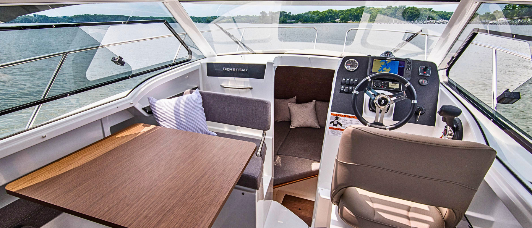 antares 8 interior