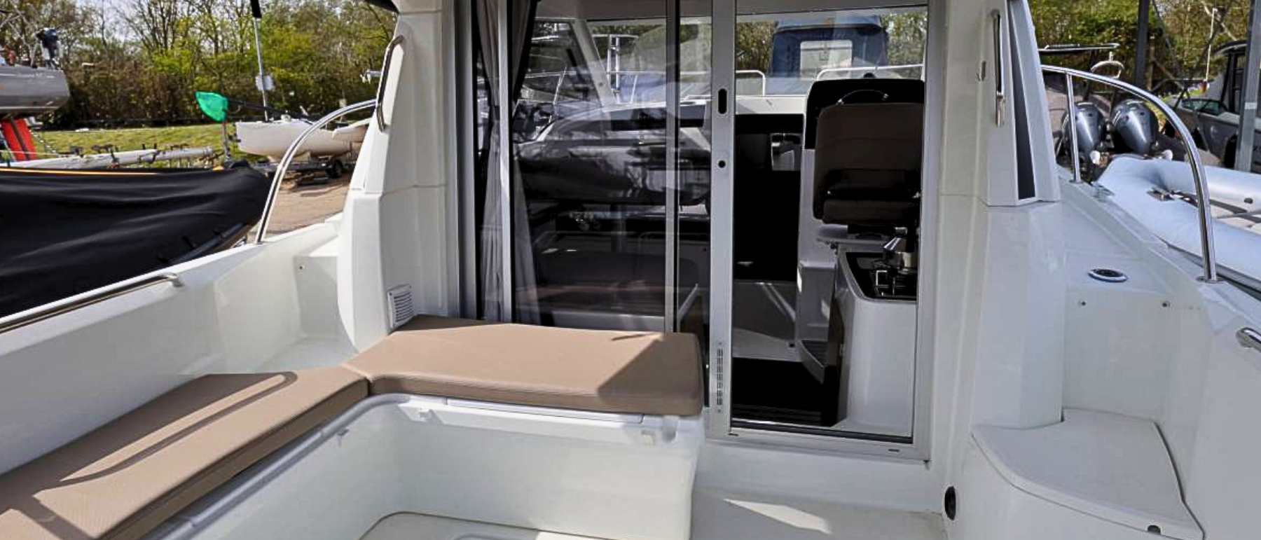 antares 8 cockpit seating
